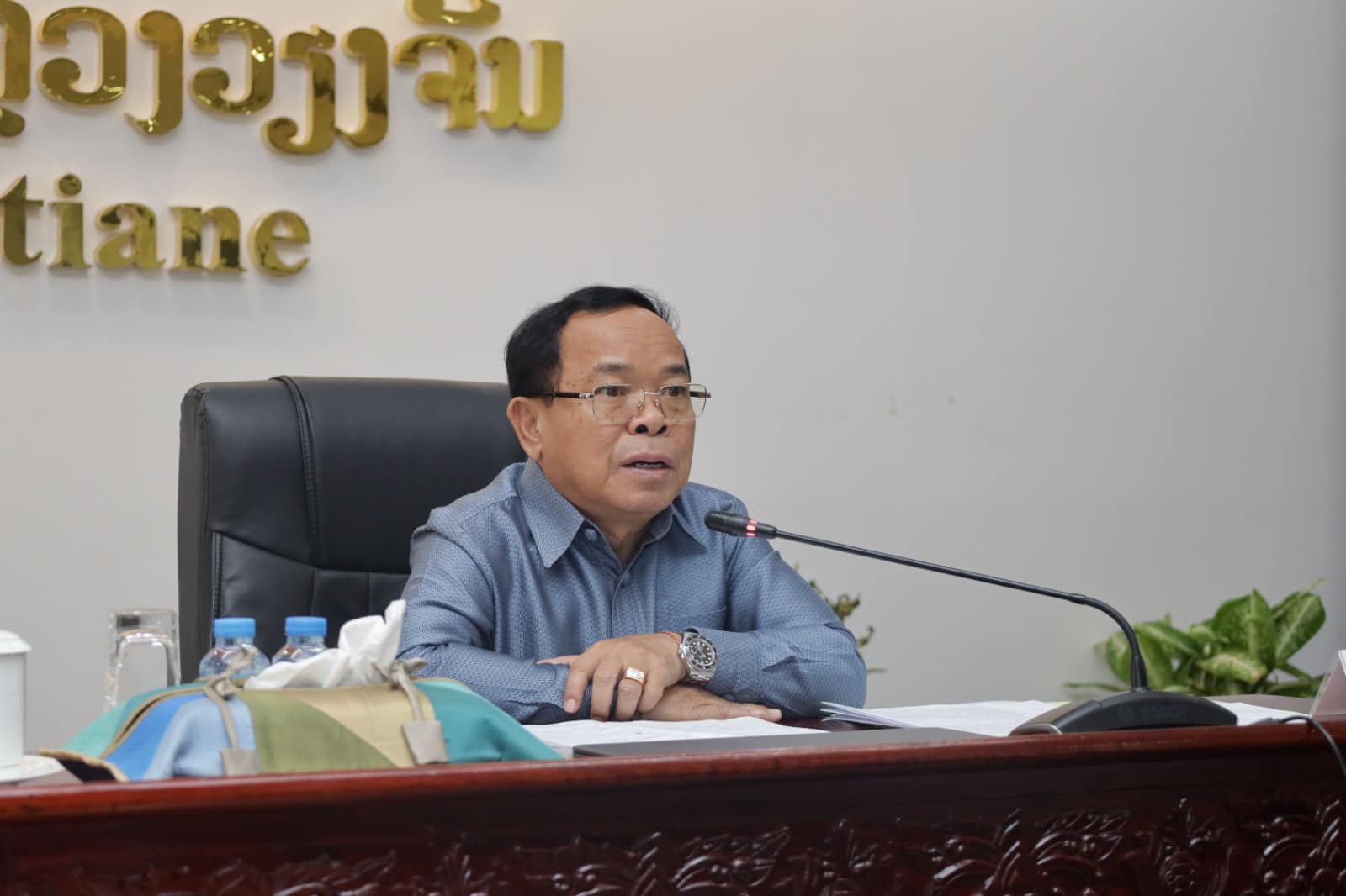 ປະທານ ຄະນະກວດກາສູນກາງພັກ ແລະ ອົງການກວດກາແຫ່ງລັດ ເຄື່ອນໄຫວຢ້ຽມຢາມ ແລະ ເຮັດວຽກ ຢູ່ນະຄອນຫຼວງວຽງຈັນ