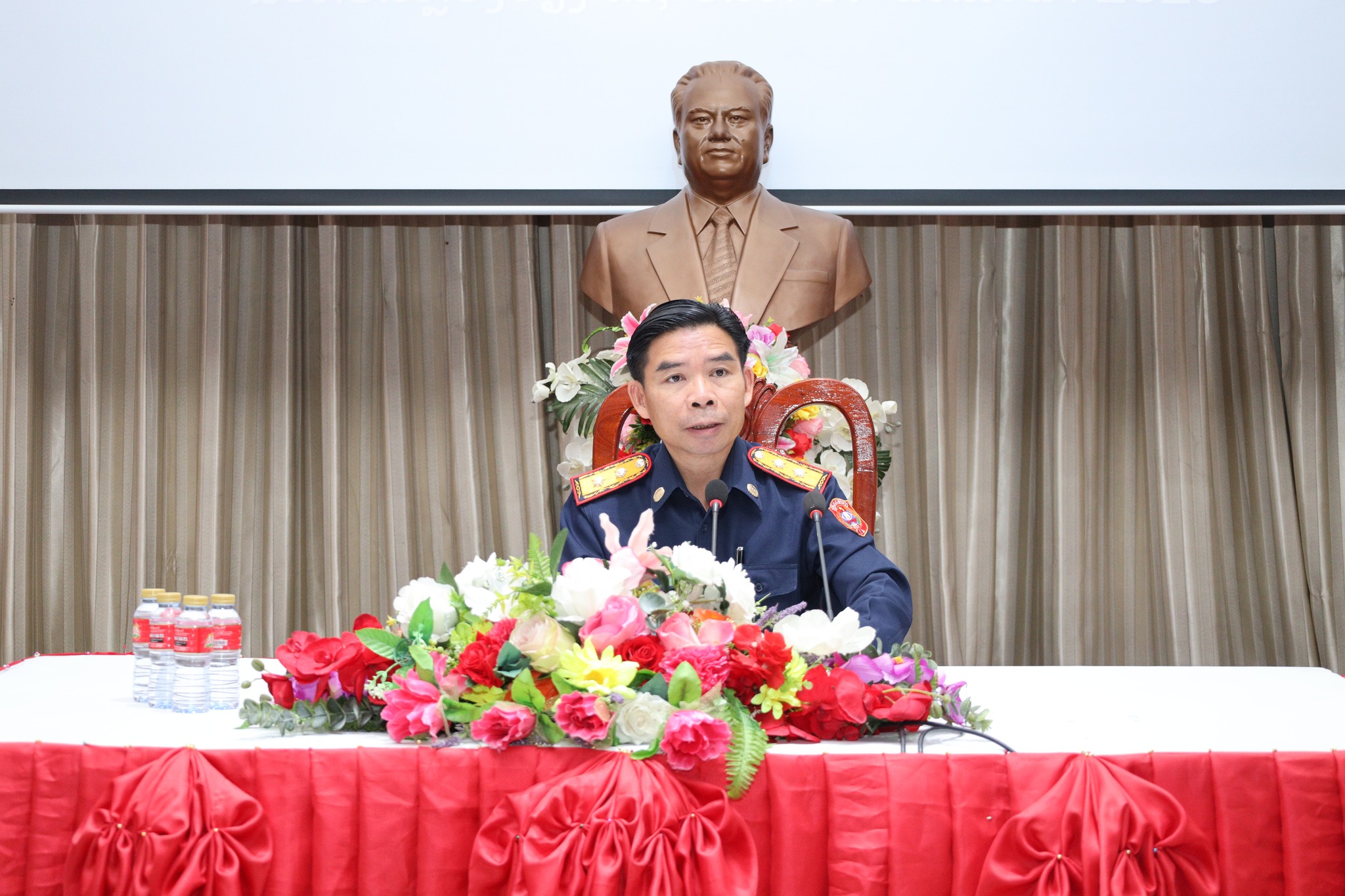 ຄະນະກວດກາສູນກາງພັກ-ອົງການກວດກາແຫ່ງລັດຈັດກອງປະຊຸມ ປາຖະກະຖາ ວັນກຳມະກອນສາກົນ ຄົບຮອບ 139 ປີ ແລະ ພິທີມອບຮັບໃບຢັ້ງຢືນໜ່ວຍພັກປອດໃສ, ເຂັ້ມແຂງ, ໜັກແໜ້ນ ປະຈຳປີ 2024