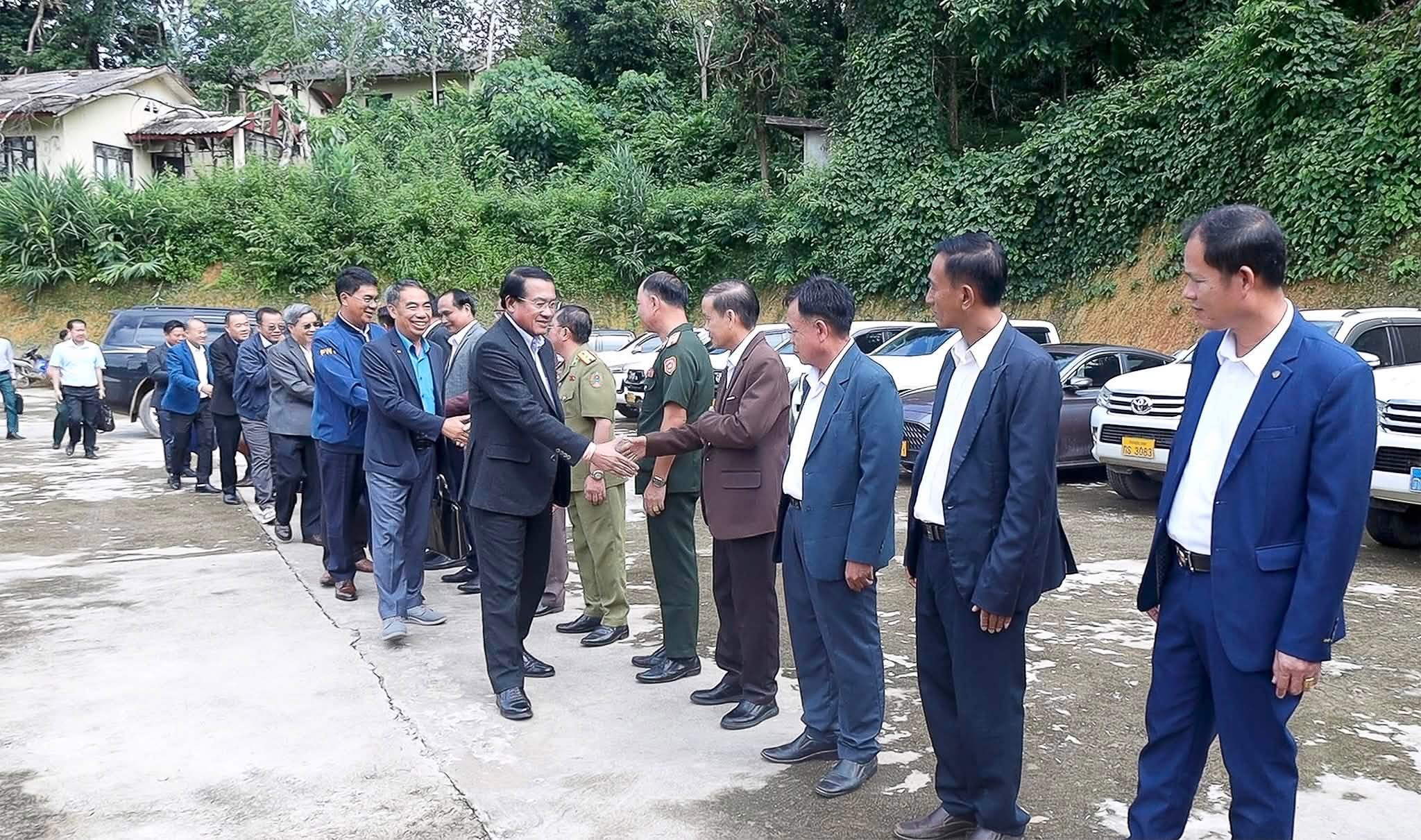 ສະຫາຍ ວັນໄຊ ພອງສະຫວັນ ເຄື່ອນໄຫວຢ້ຽມຢາມ ແລະ ເຮັດວຽກຢູ່ເມືອງໃໝ່ ແຂວງ ຜົ້ງສາລີ